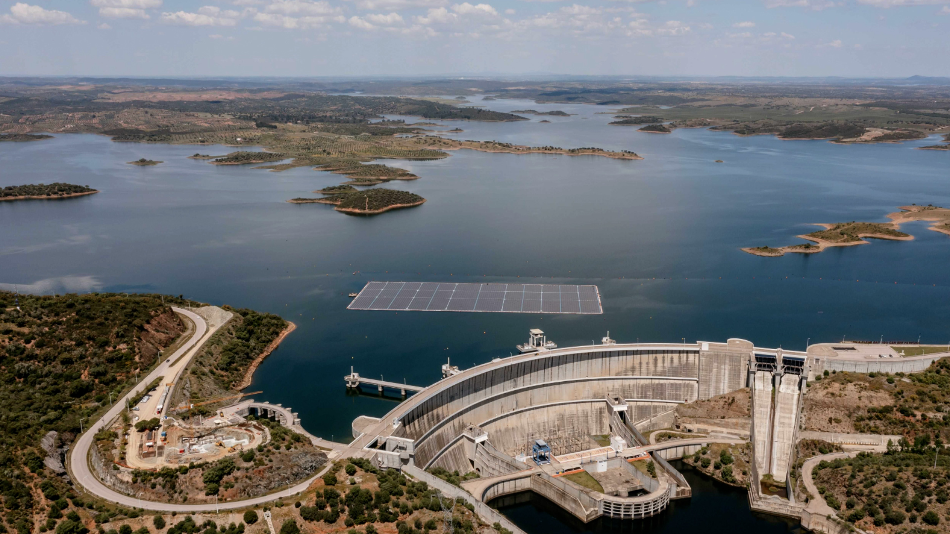 Portugal, começa produção de energia na primeira central solar flutuante – Ricicla News